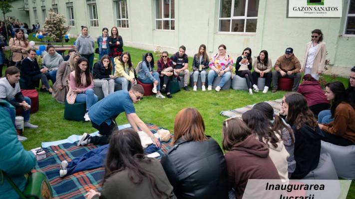 Scoala Postliceala Sanitara Arad si Colegiul Vasile Goldis